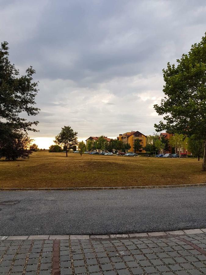 Eliza 1 Birdland Golf Apartman บุค ภายนอก รูปภาพ